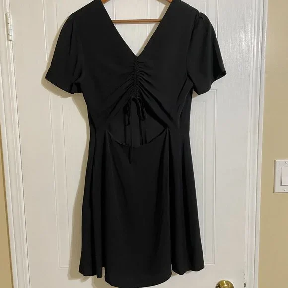 Club Monaco Lowcut Cut-Out V-Neck Dress - Picture 4 of 7